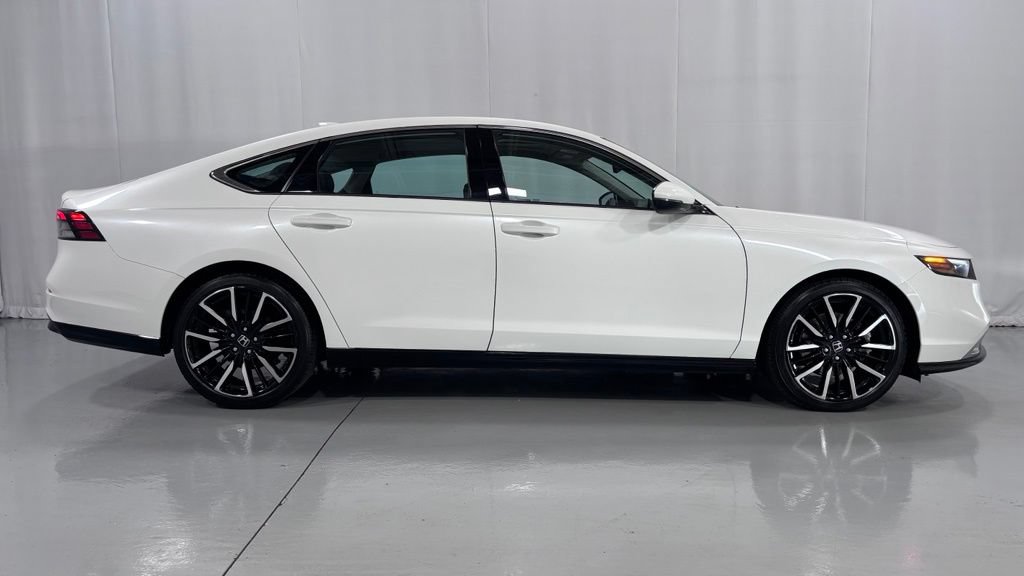 Used 2023 Honda Accord Touring image 5