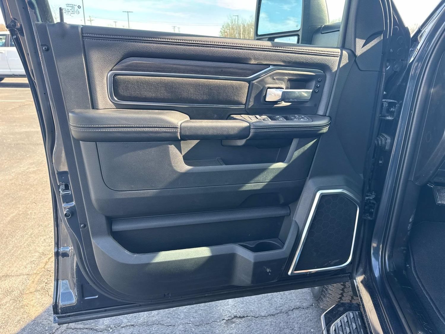 New 2026 RAM 2500 Laramie w/ Night Edition AWD/4WD image 24