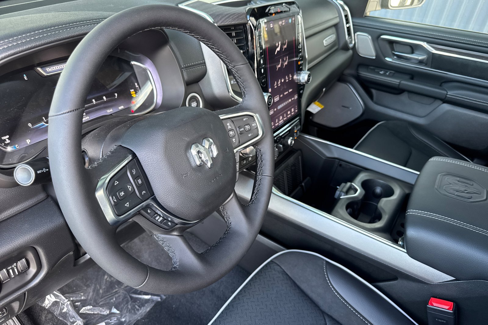 New 2027 RAM 1500 Laramie w/ Laramie Preferred Package AWD/4WD image 9