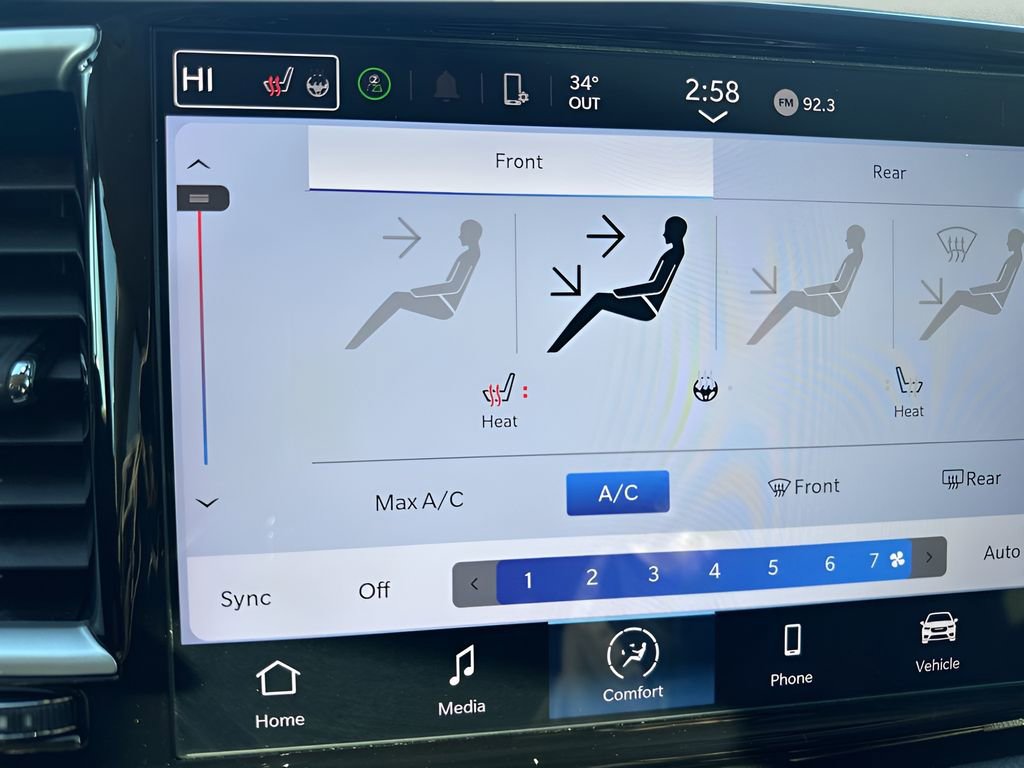 Used 2024 Chrysler Pacifica Touring-L image 22