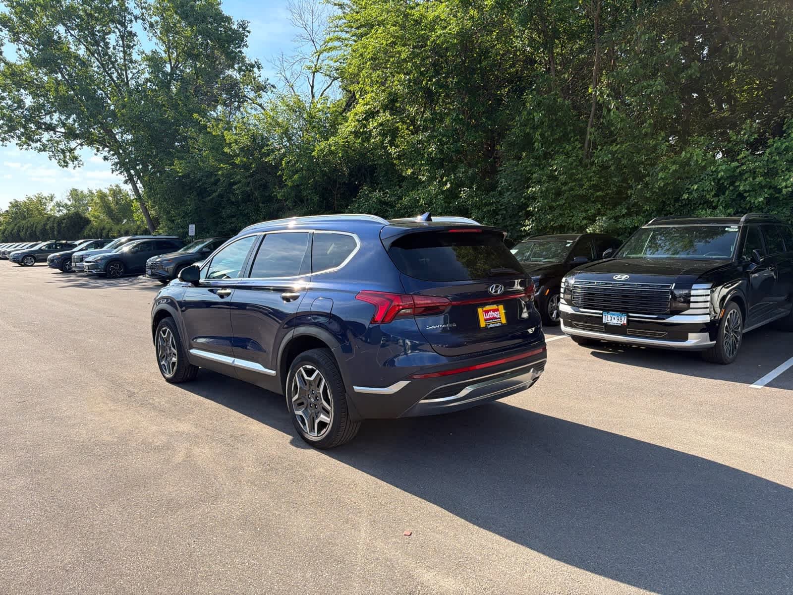 Used 2022 Hyundai Santa Fe Limited w/ Winter Weather Package AWD/4WD image 3