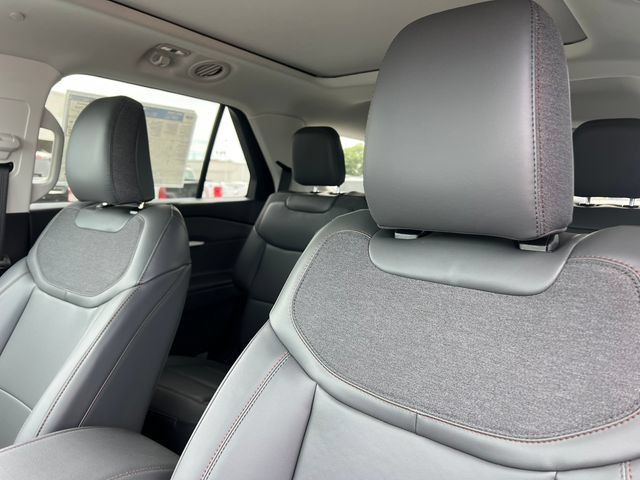 New 2026 Ford Explorer Active w/ Active Comfort Package AWD/4WD image 14