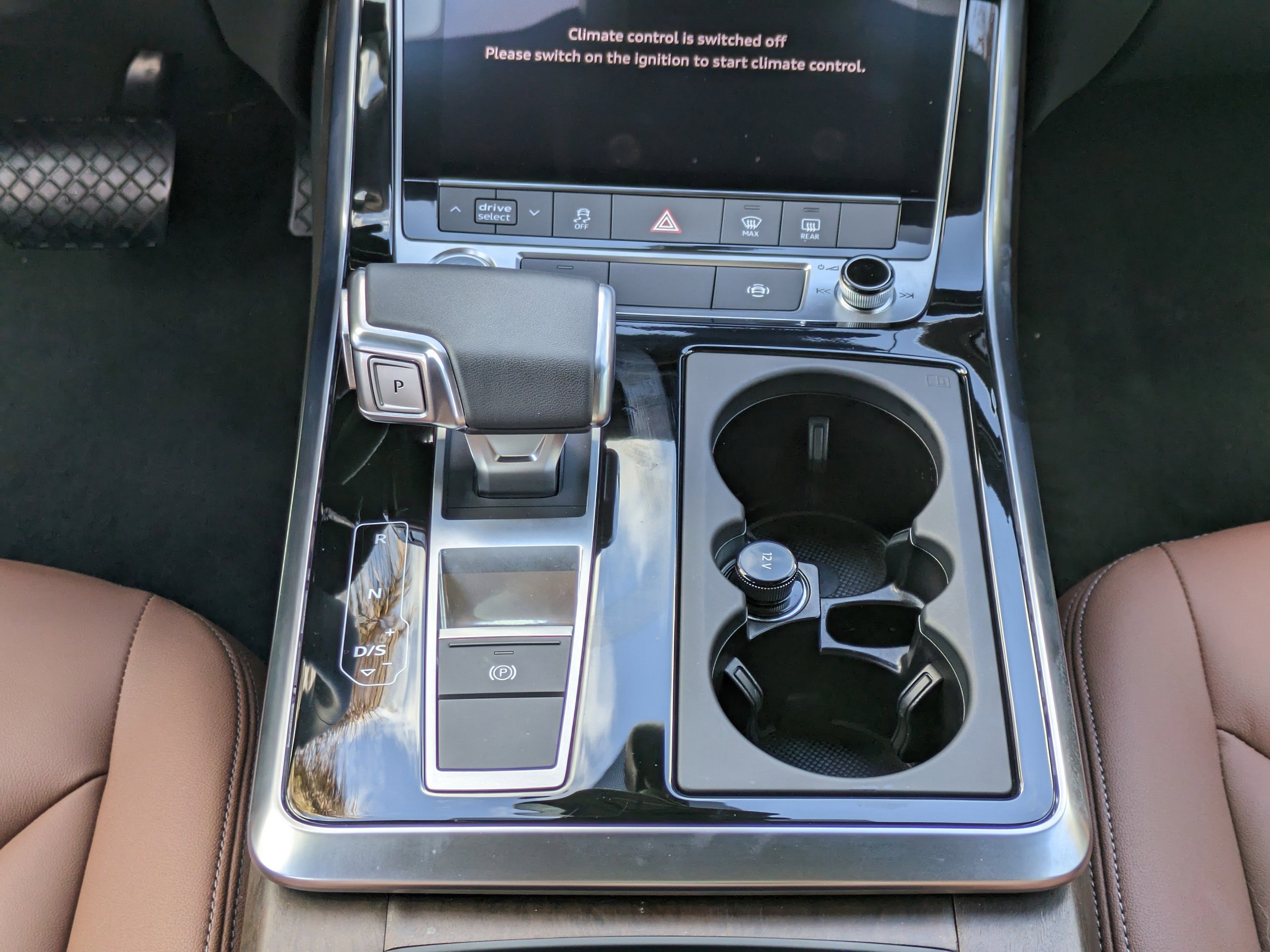 Used 2025 Audi Q8 Premium w/ Convenience Package image 21