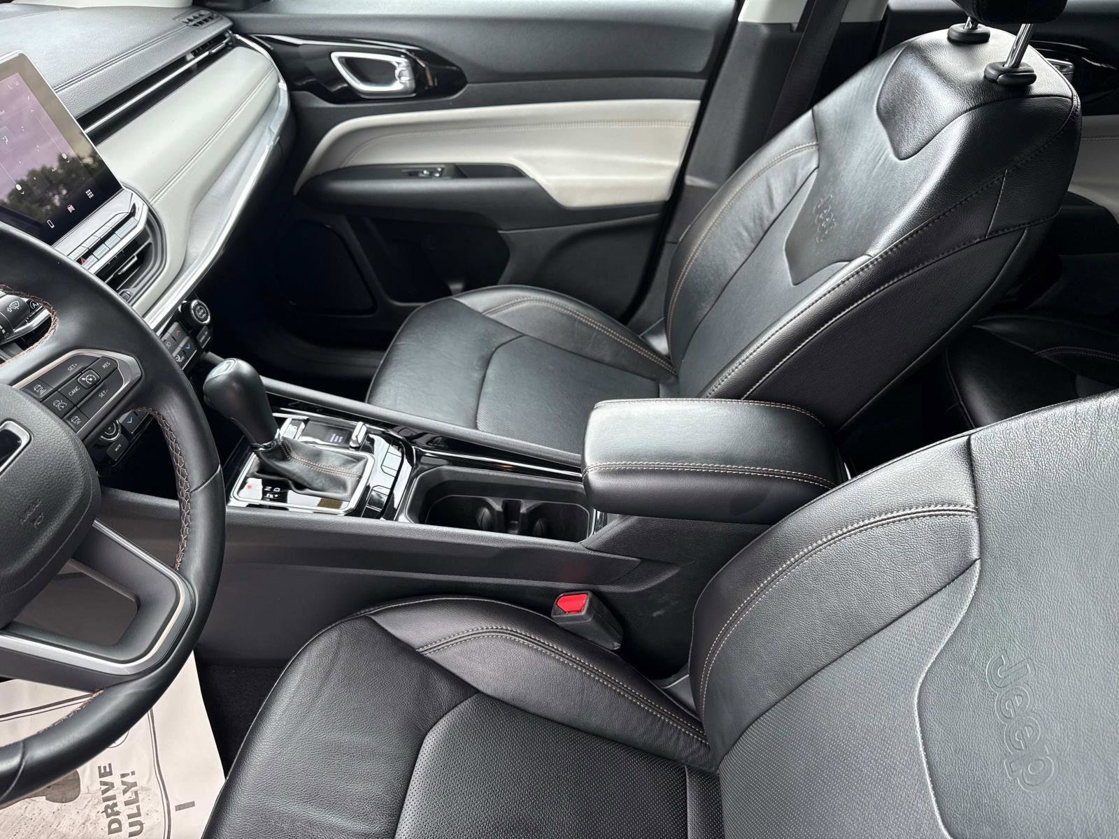 Used 2022 Jeep Compass Limited image 21