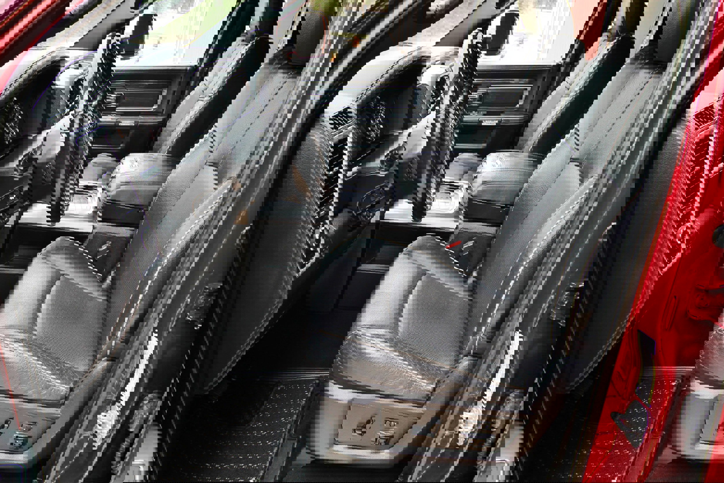 Used 2018 RAM 3500 Laramie Longhorn image 23