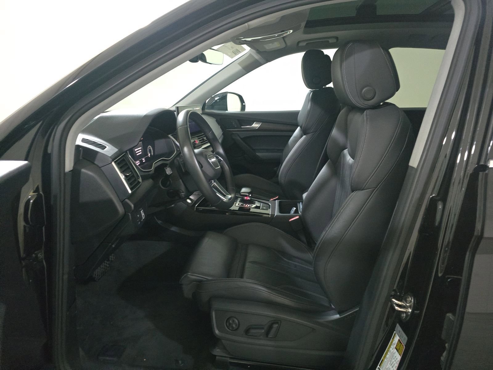 Used 2022 Audi Q5 e Premium w/ Convenience Package image 7