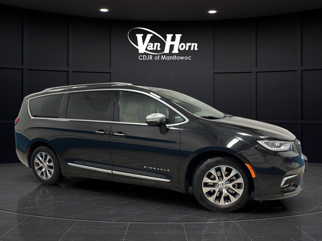 Used 2023 Chrysler Pacifica Pinnacle