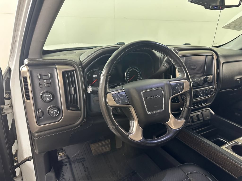 Used 2018 GMC Sierra 1500 Denali AWD/4WD image 16