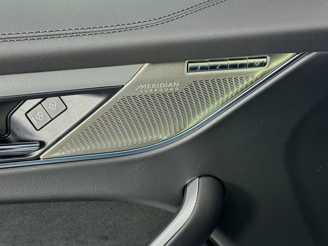 New 2026 Jaguar F-PACE SVR image 21