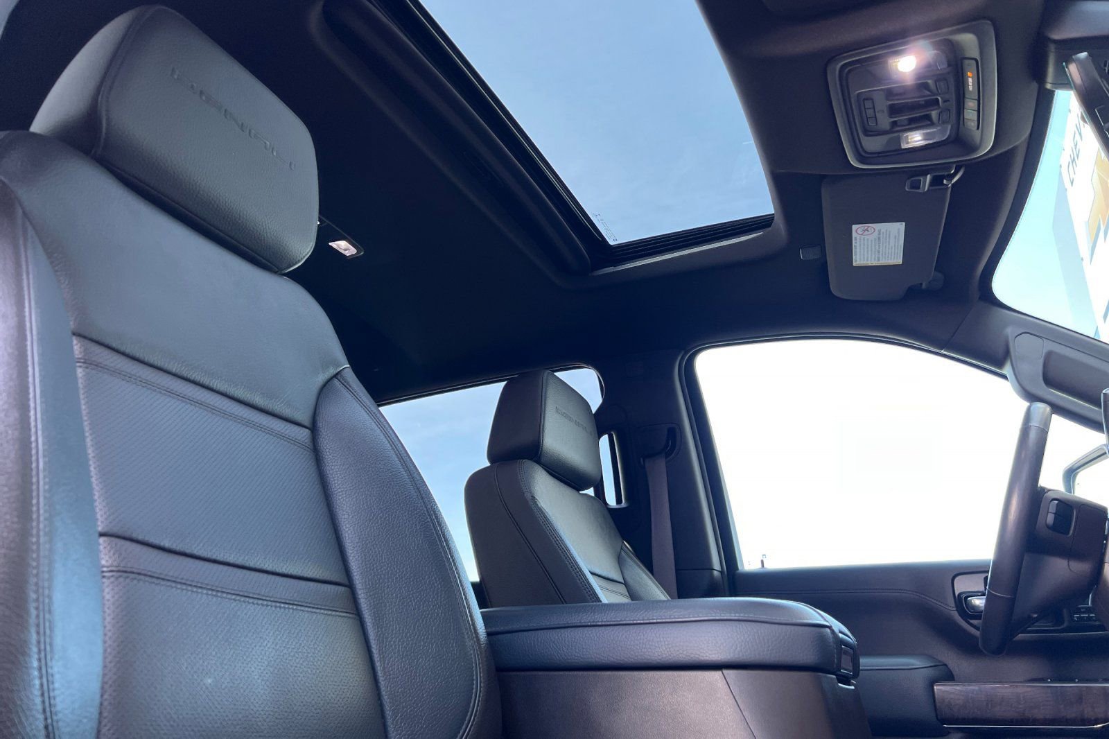 Used 2022 GMC Sierra 2500 Denali w/ Denali Ultimate Package image 18