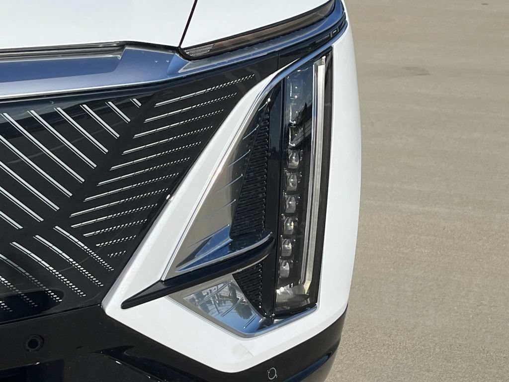 New 2026 Cadillac Lyriq Luxury RWD image 9
