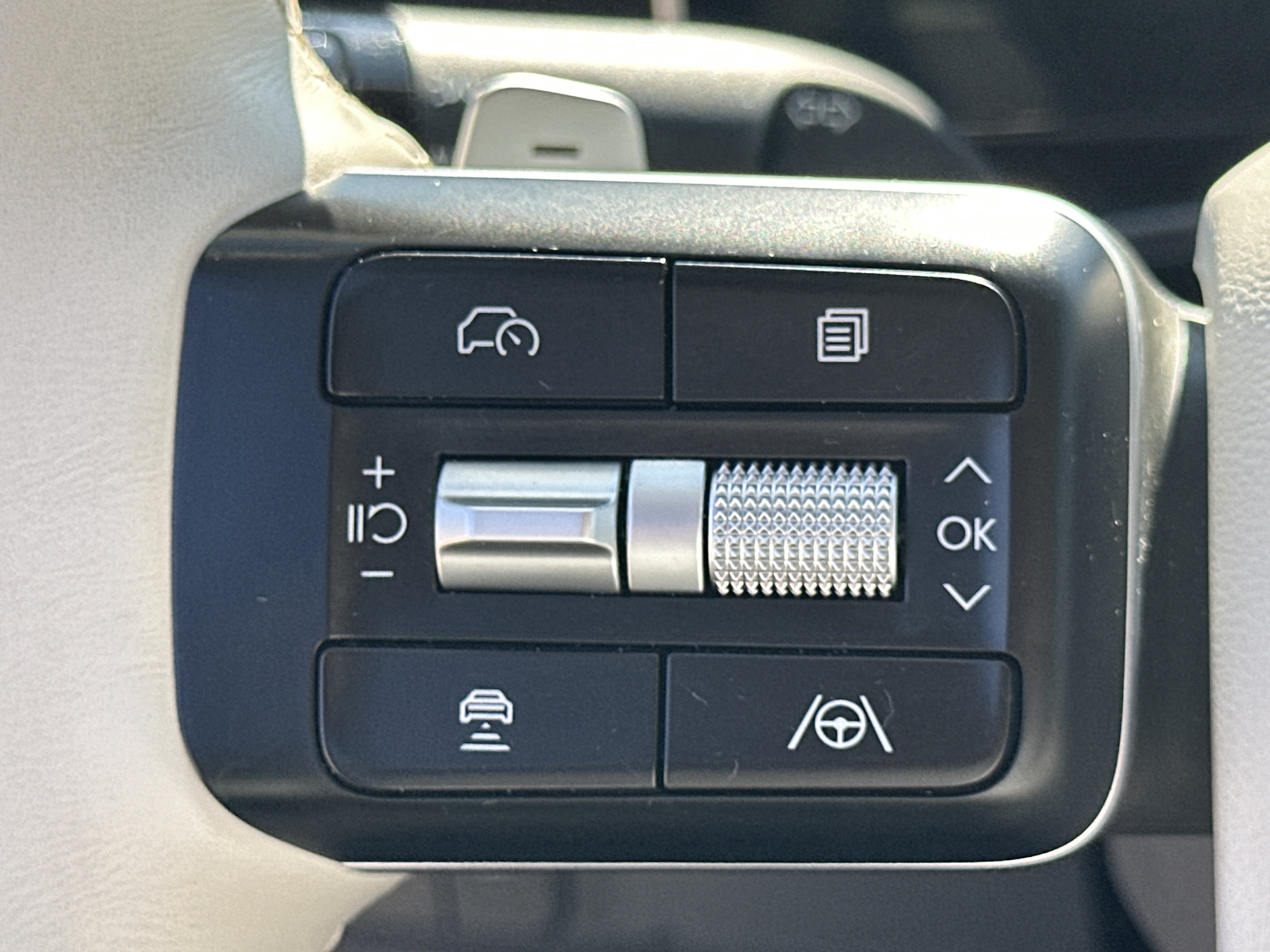 Used 2026 Hyundai Santa Fe SEL FWD image 24