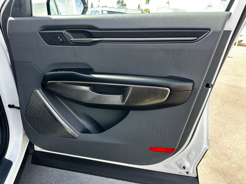 Used 2024 Kia EV9 Light Long Range RWD image 20