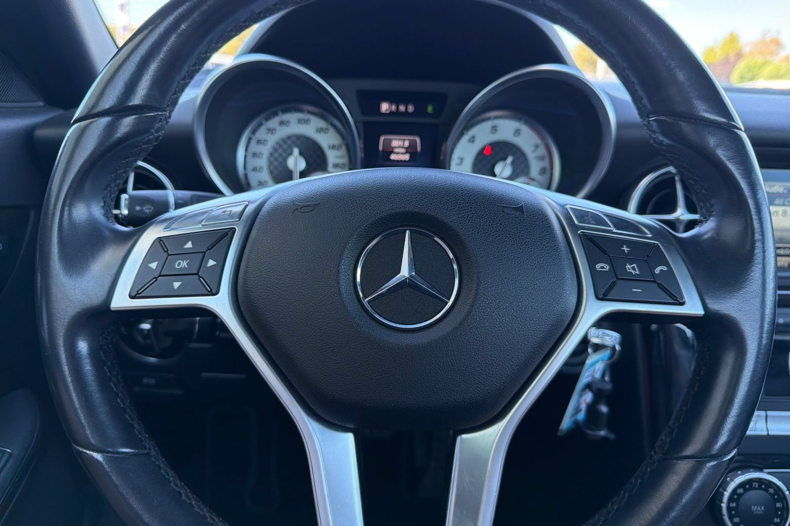 Used 2015 Mercedes-Benz SLK 250 w/ Premium Package image 20
