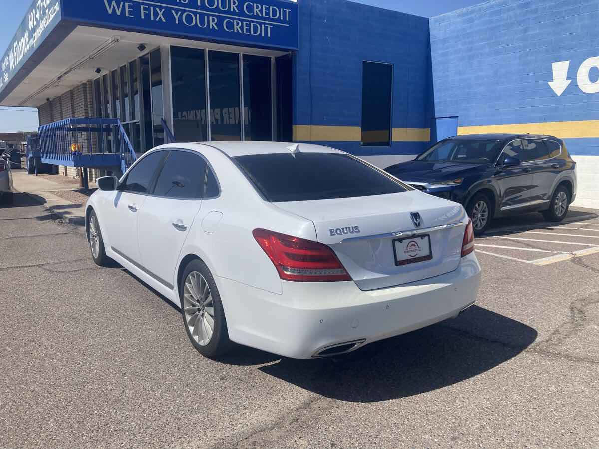 Used 2016 Hyundai Equus Signature image 3