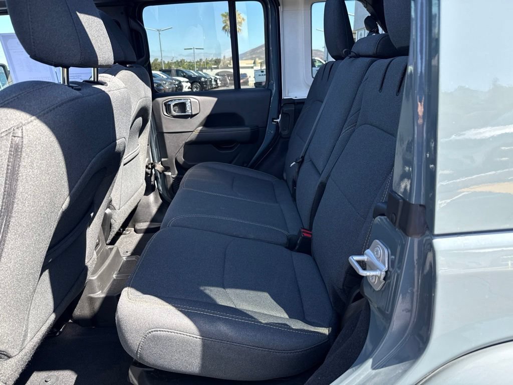 Certified 2025 Jeep Wrangler Unlimited Sahara w/ Safety Group AWD/4WD image 16