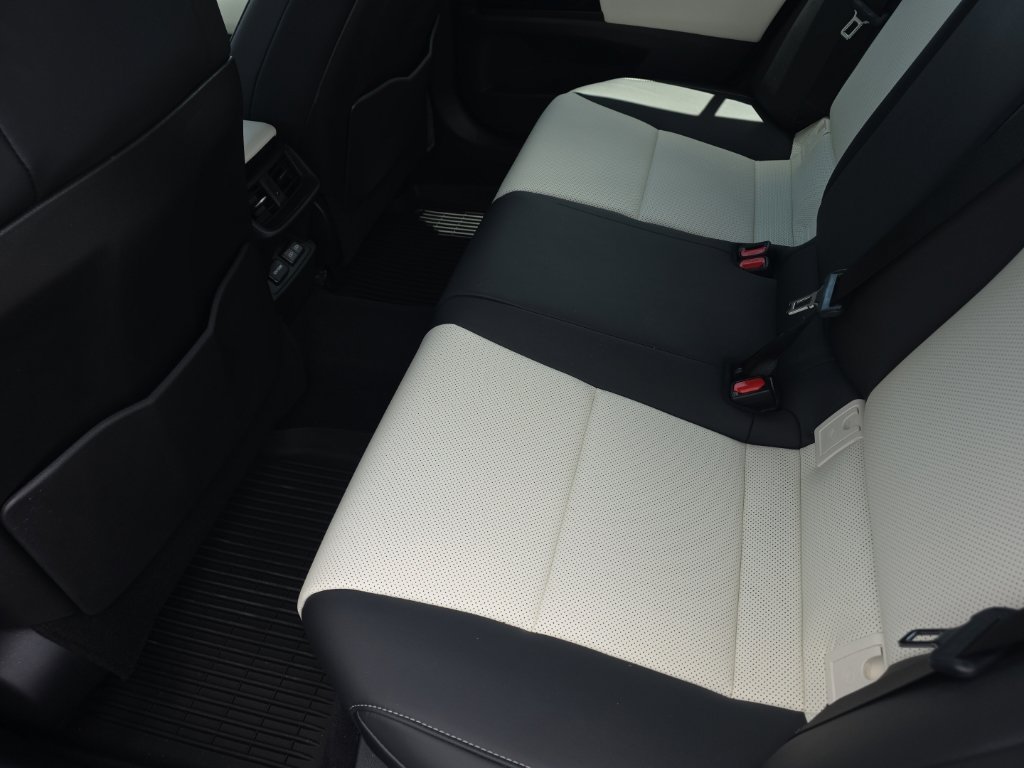 Used 2025 Lexus ES 350 F Sport FWD image 12