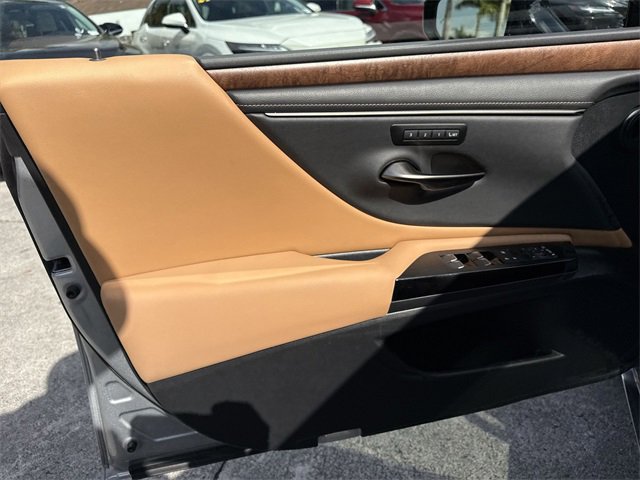 Certified 2023 Lexus ES 350 w/ Premium Package image 13