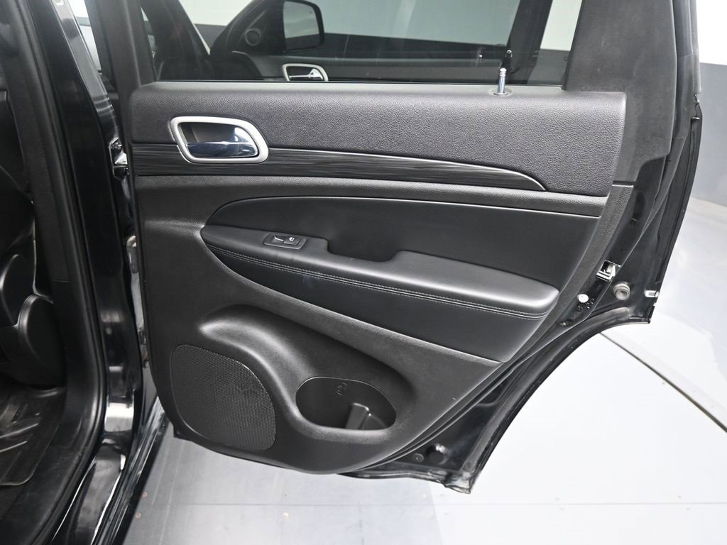 Used 2021 Jeep Grand Cherokee Laredo X image 19