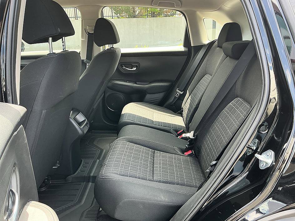 Used 2025 Honda HR-V LX image 23