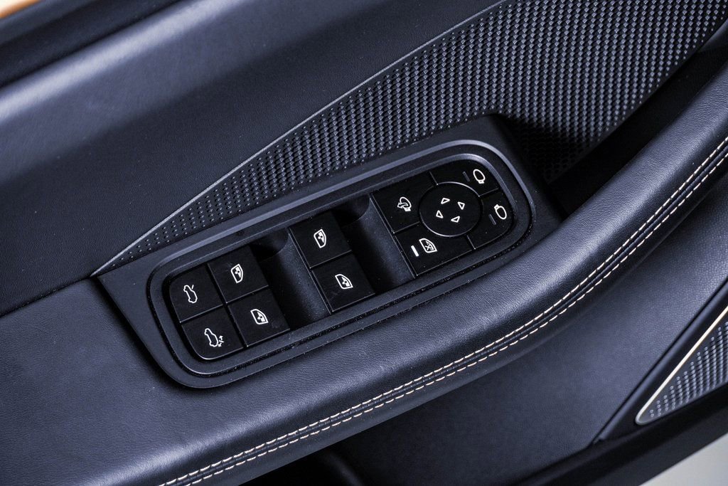 Certified 2025 Porsche Macan Turbo Electric image 27