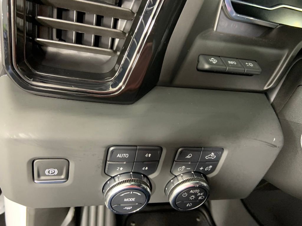 Used 2025 GMC Sierra 1500 AT4 w/ Technology Package image 9