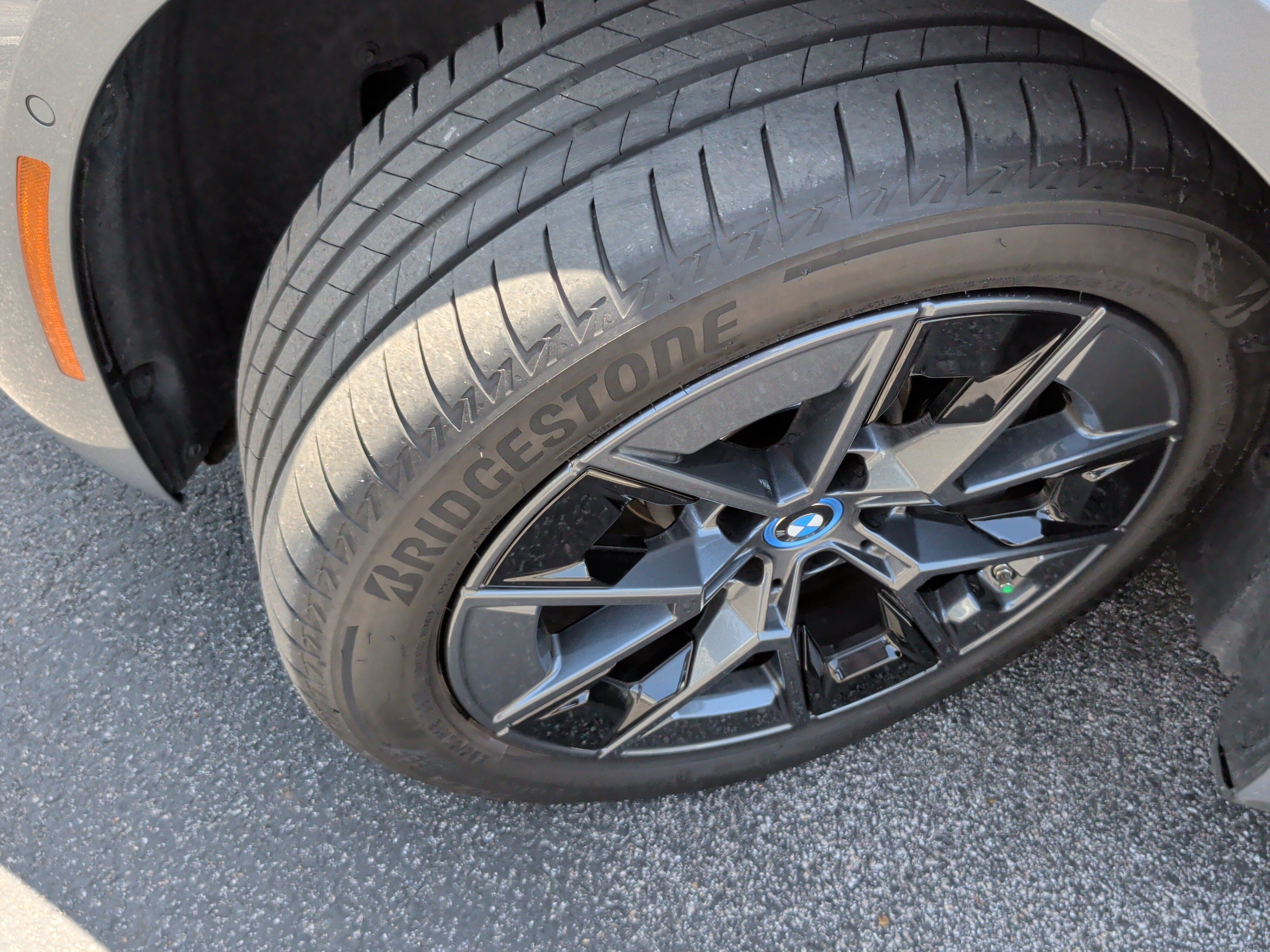 Used 2024 BMW i4 eDrive35 w/ Premium Package RWD image 14