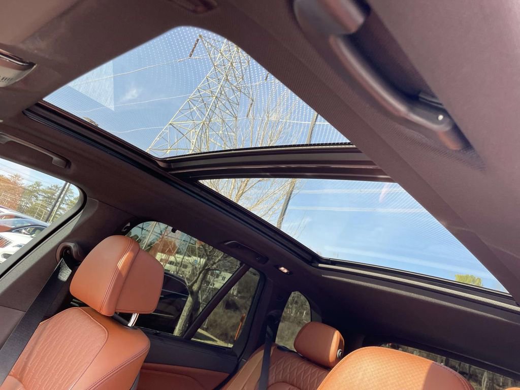 Used 2022 BMW X5 M50i image 18