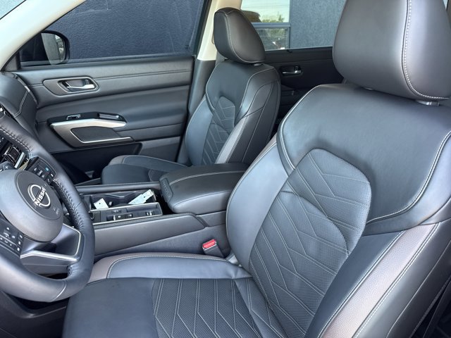 Certified 2025 Nissan Pathfinder Platinum w/ Cargo Package FWD image 5