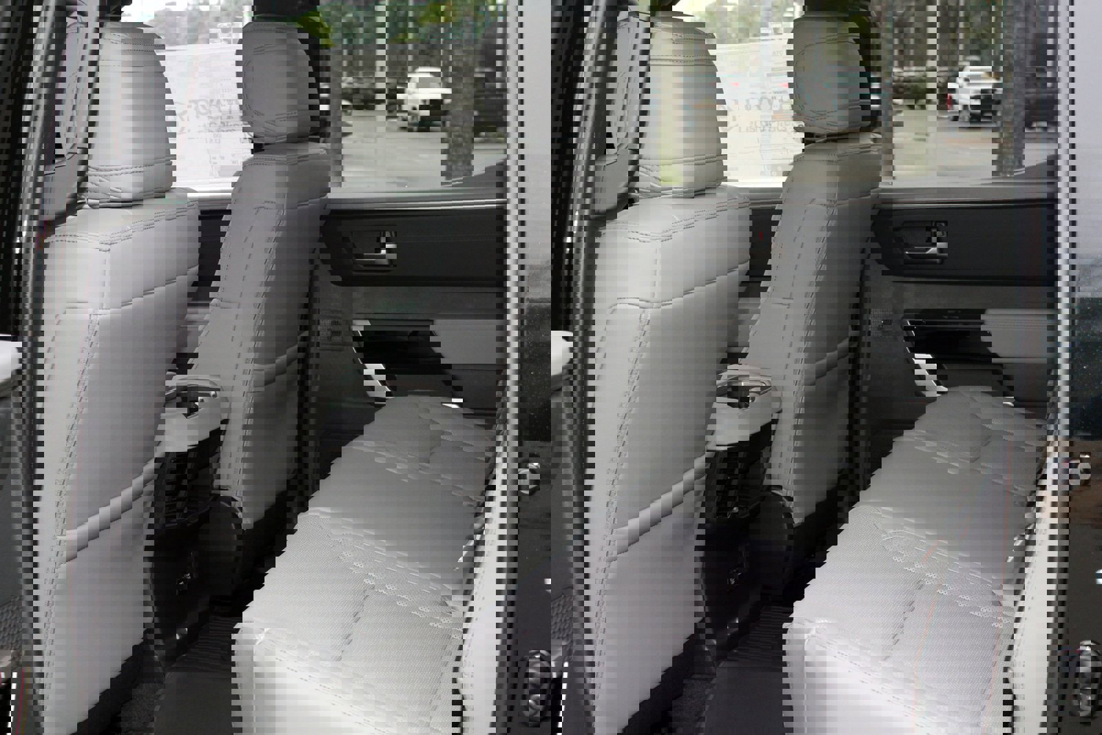 New 2025 Toyota Tundra Limited image 8