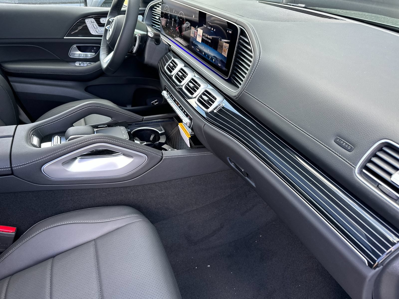 New 2025 Mercedes-Benz GLS 450 4MATIC image 17