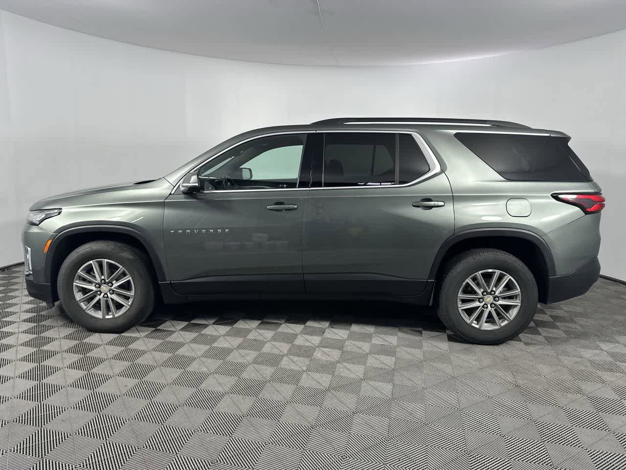 Used 2022 Chevrolet Traverse LT AWD/4WD image 13
