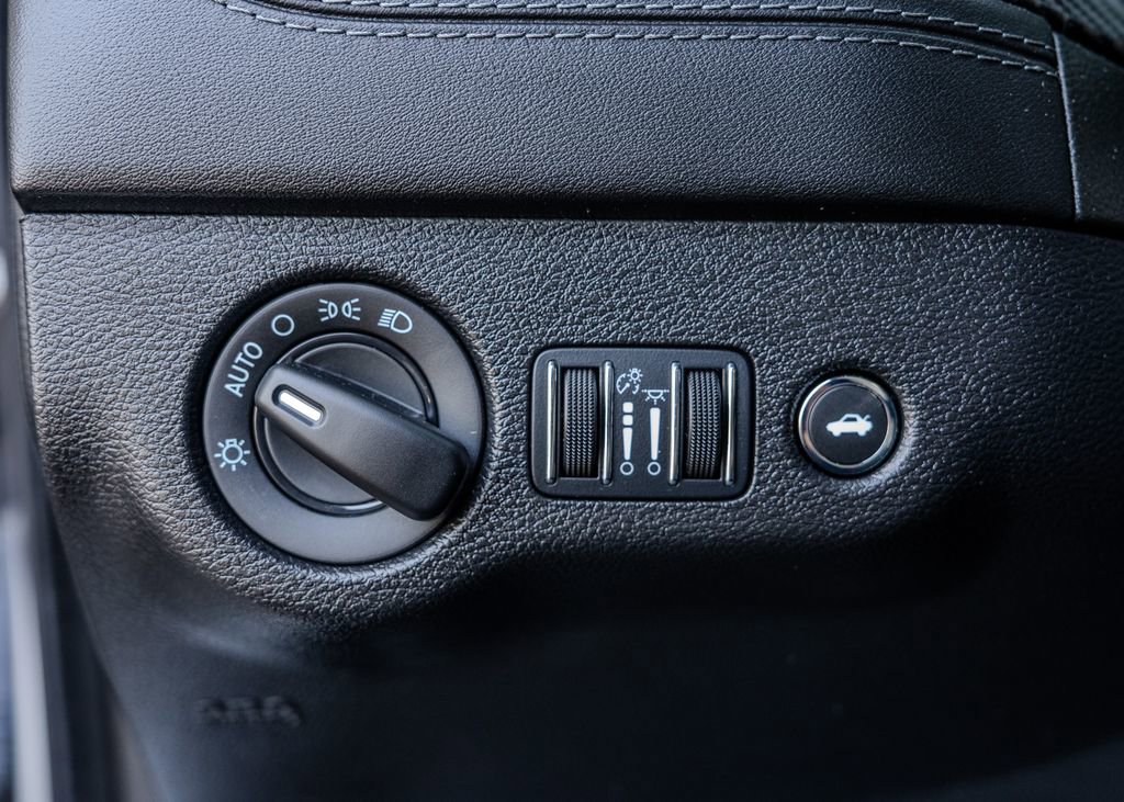 Used 2023 Dodge Charger Scat Pack RWD image 9