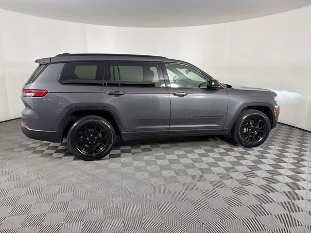 Used 2024 Jeep Grand Cherokee L Laredo AWD/4WD image 8