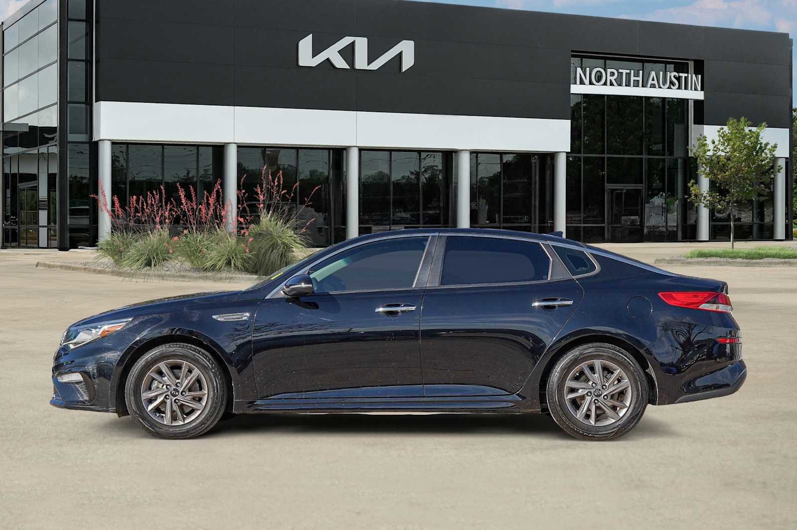 Used 2020 Kia Optima LX image 6
