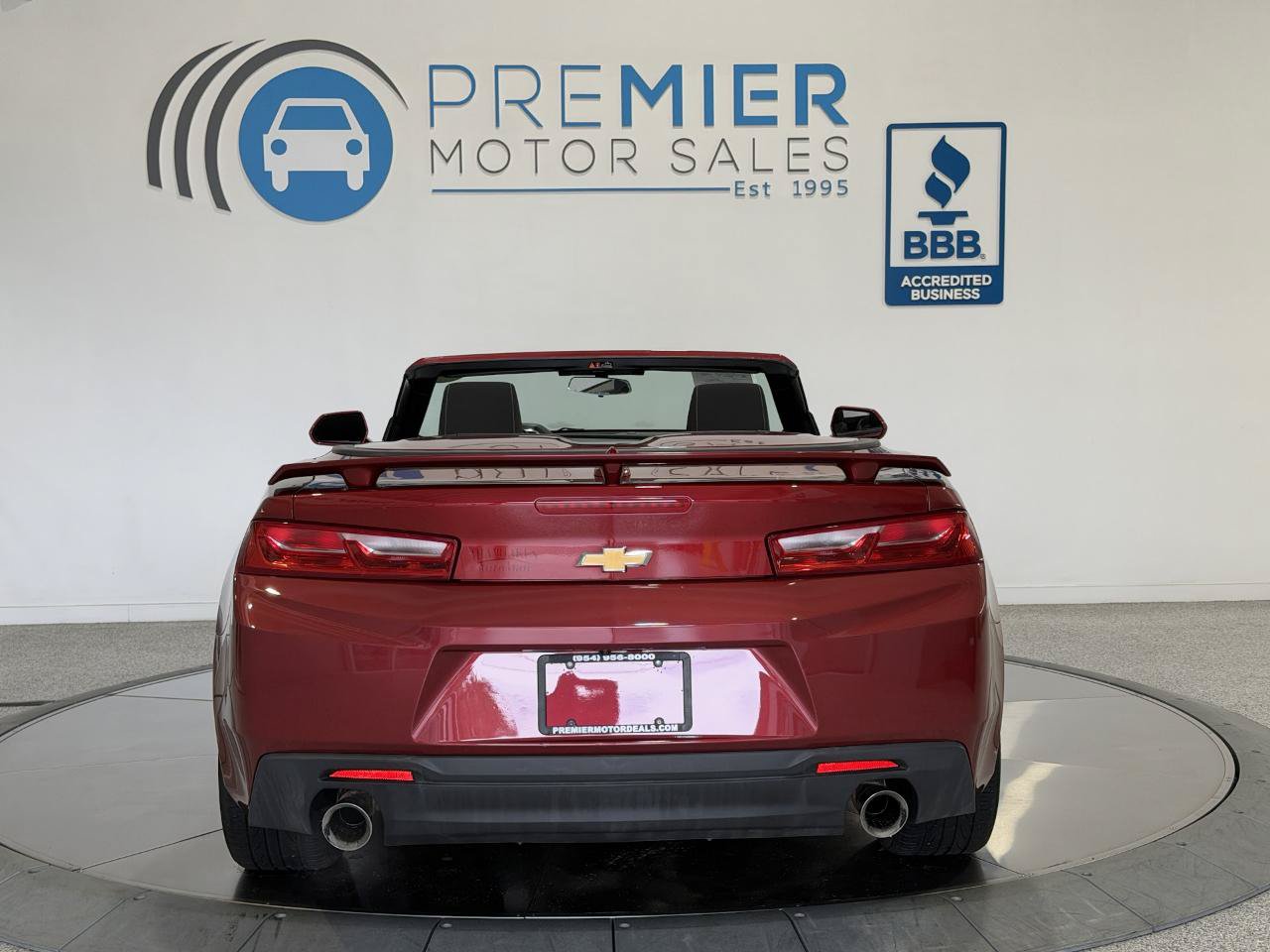 Used 2017 Chevrolet Camaro LT RWD image 4