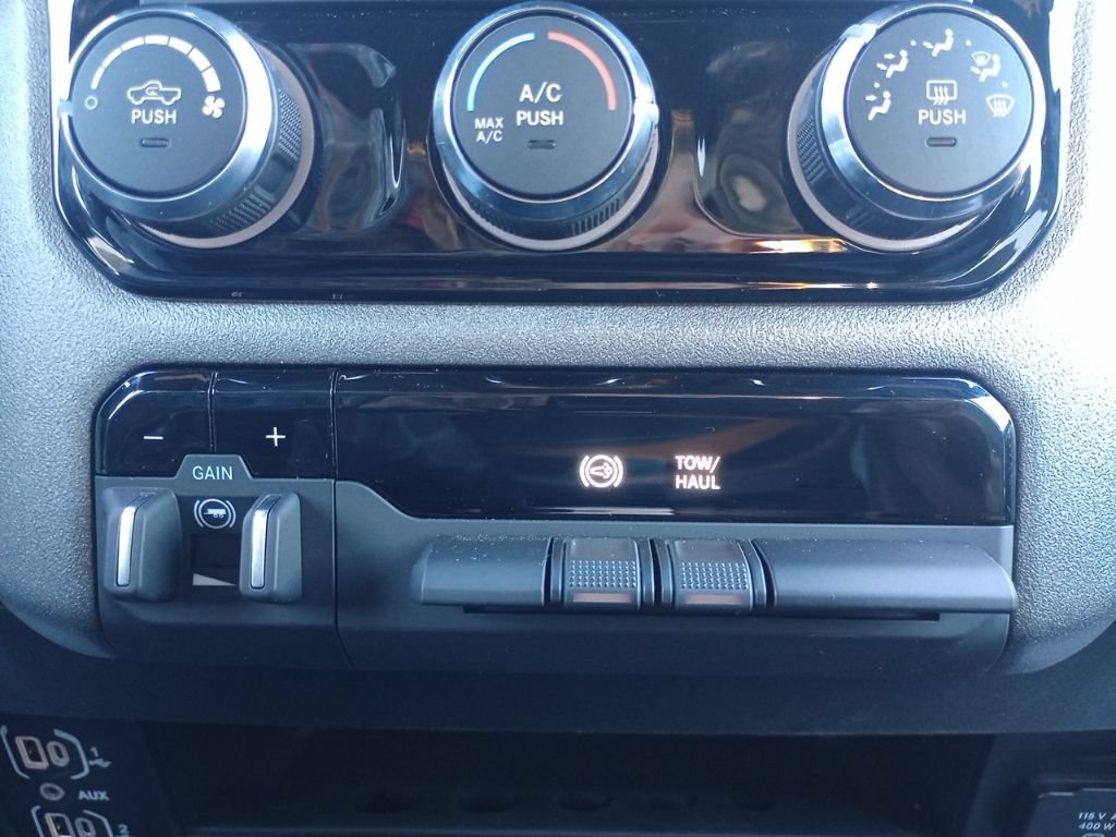 Used 2025 RAM 2500 Tradesman w/ Chrome Appearance Group AWD/4WD image 20