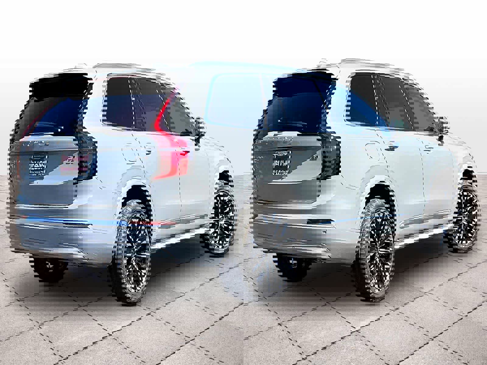 New 2026 Volvo XC90 B5 Plus w/ Protection Package Premier image 4