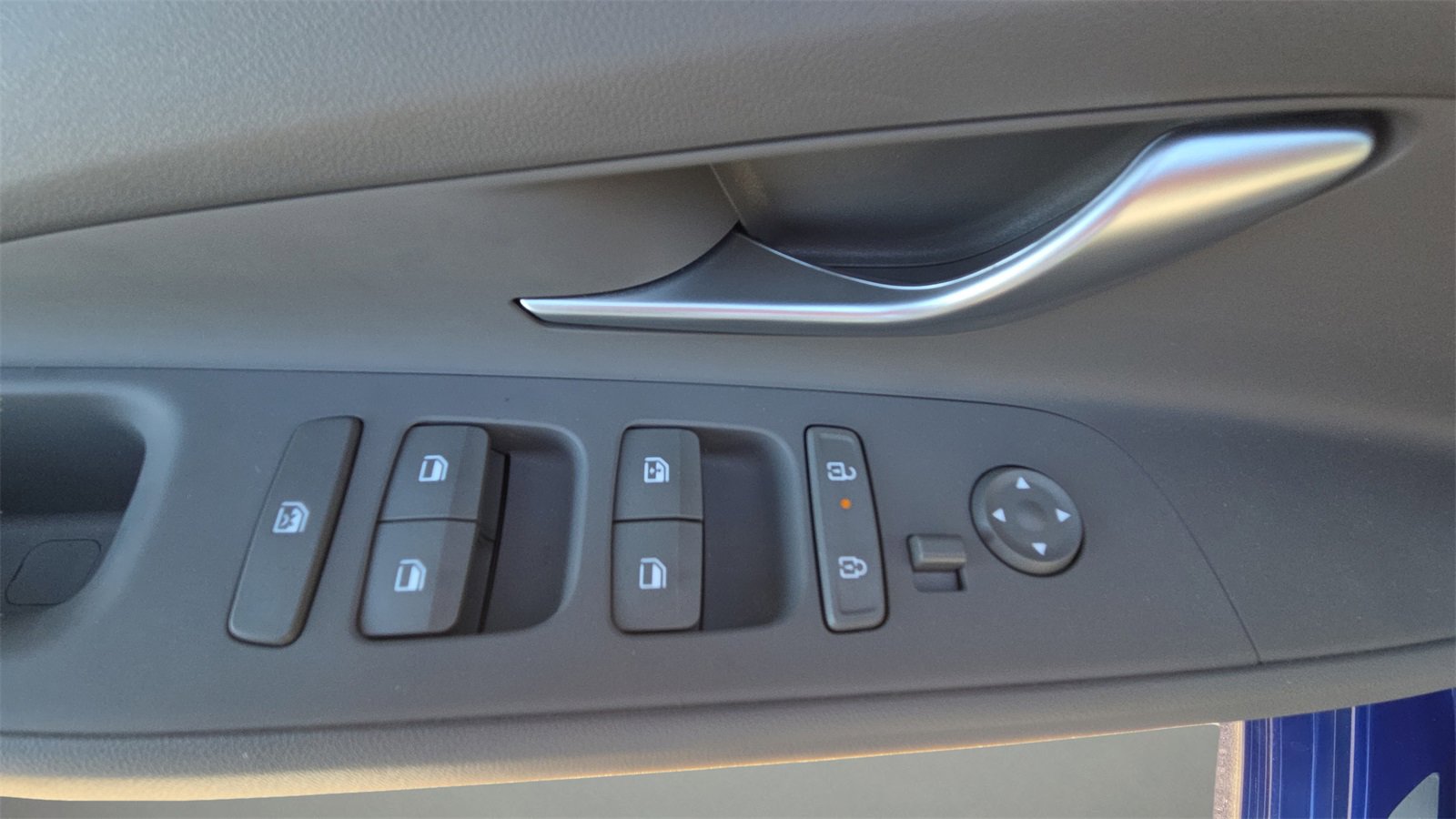 Used 2024 Hyundai Elantra SEL w/ Convenience Package image 23