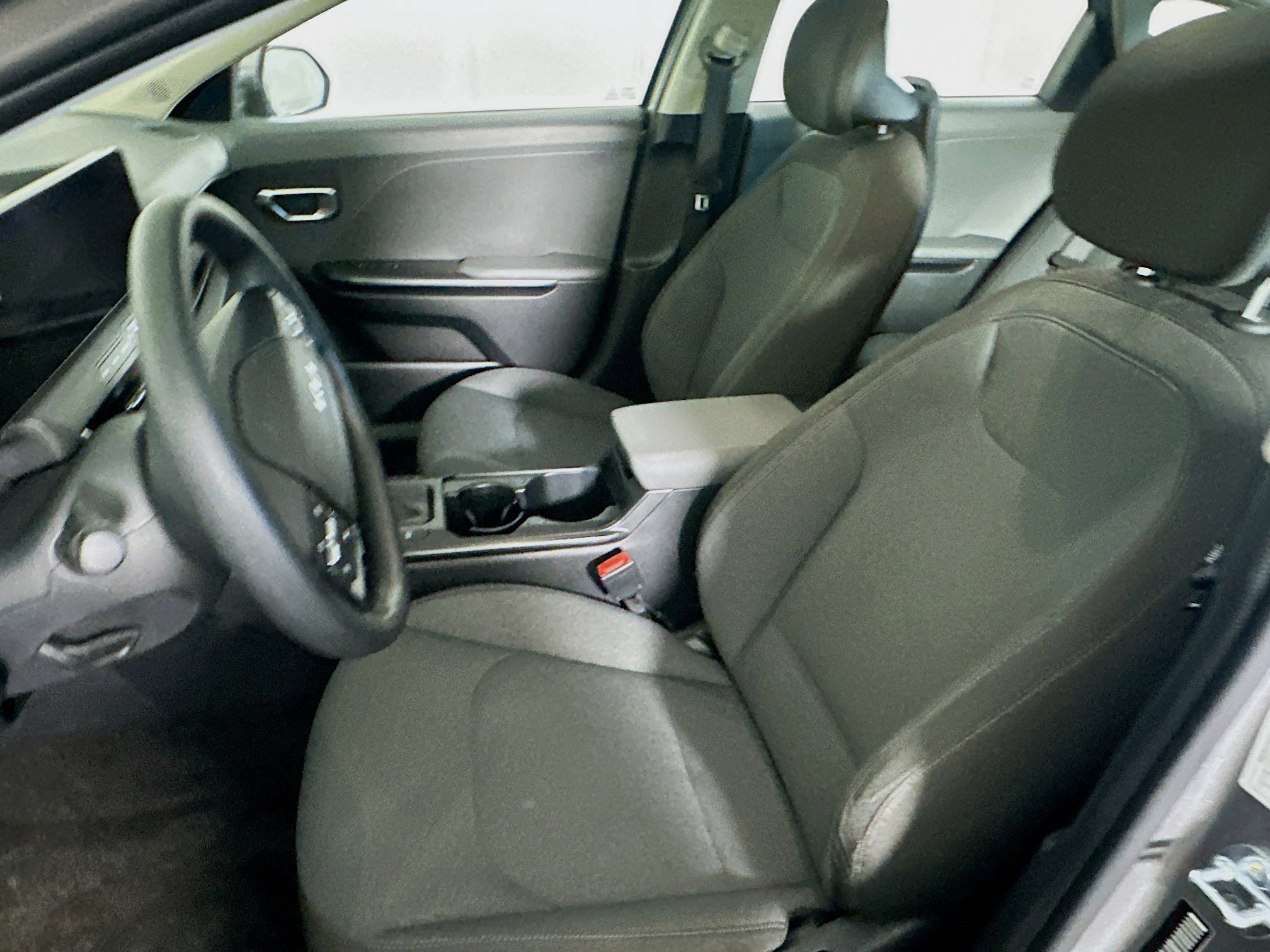 Used 2025 Kia K4 LXS image 13