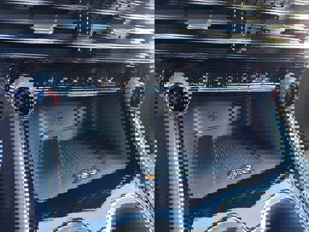 New 2026 Chevrolet Traverse LT image 15