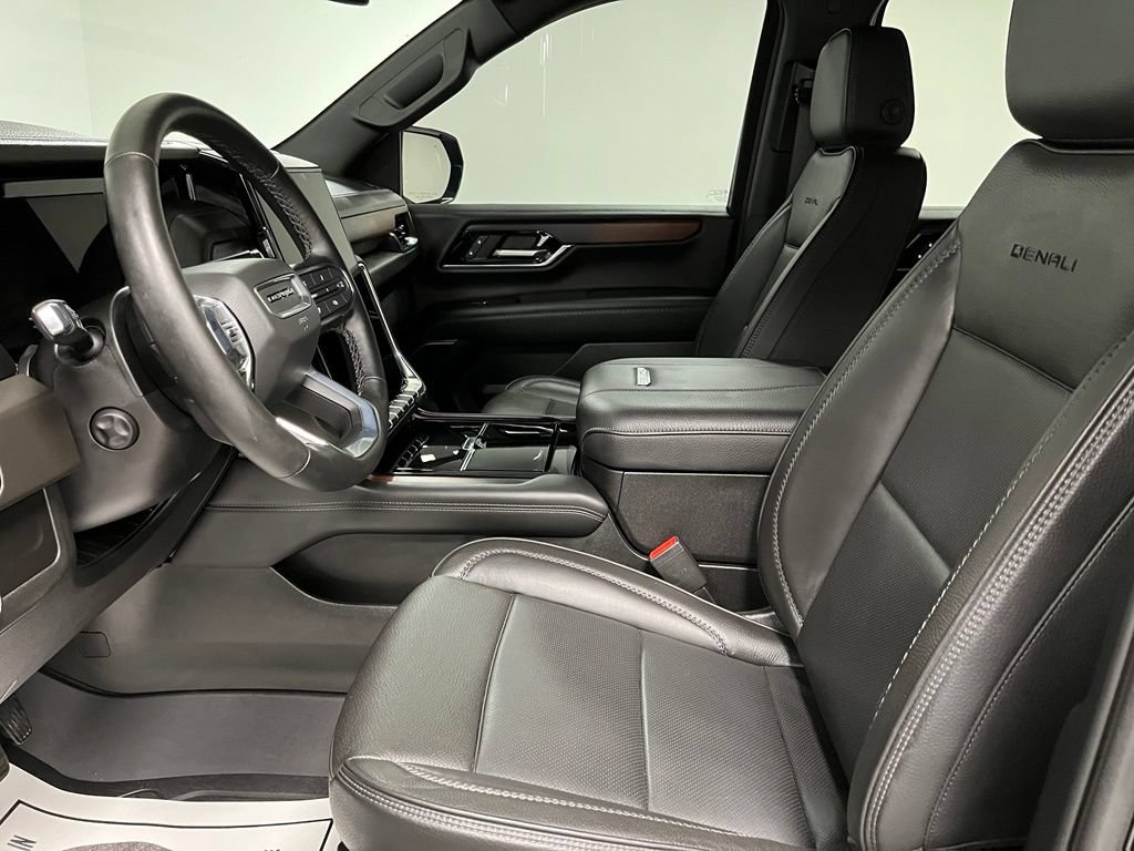 Used 2025 GMC Yukon XL Denali w/ Sun & Power Step Package AWD/4WD image 21