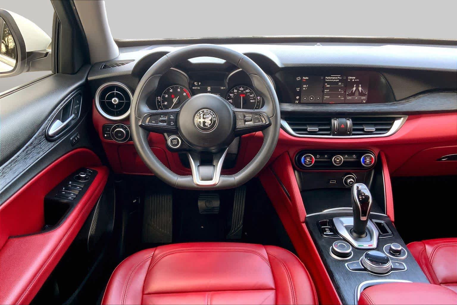 Used 2020 Alfa Romeo Stelvio RWD image 6