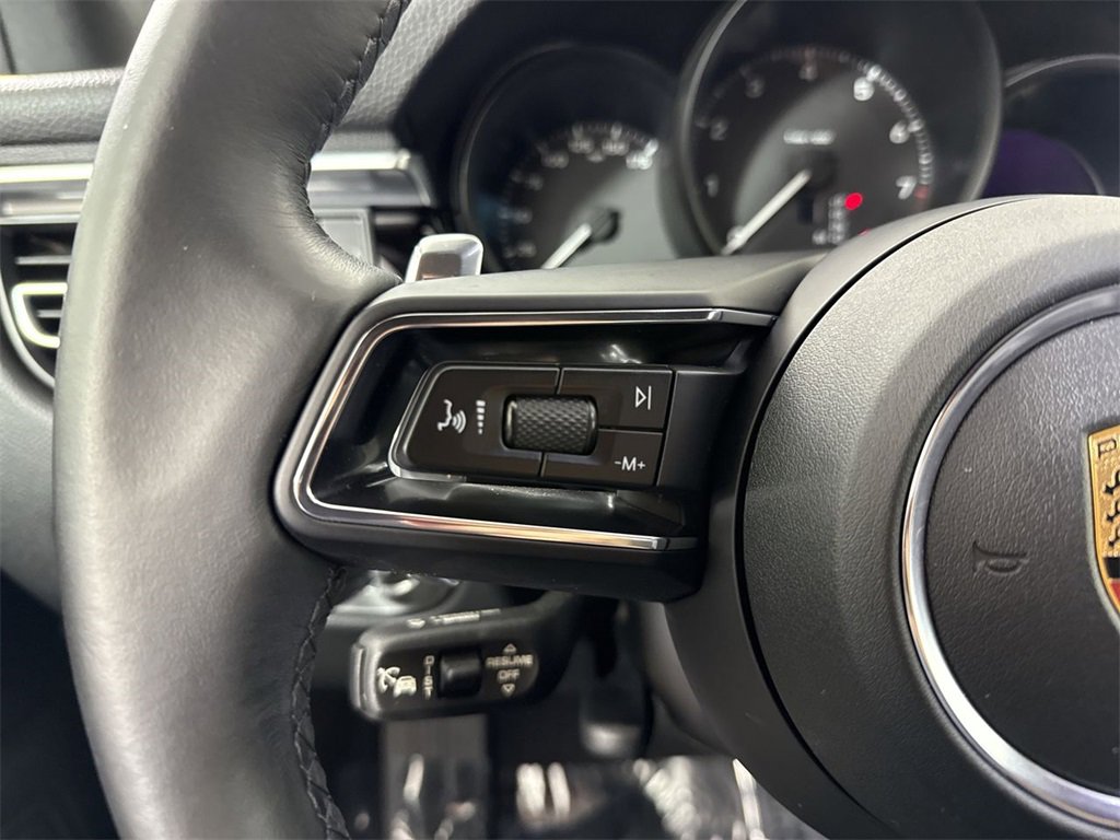 Certified 2023 Porsche Macan Turbo image 38