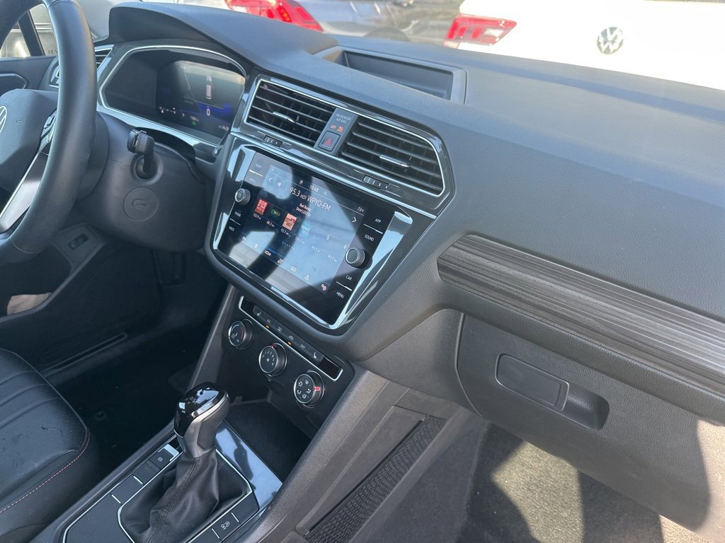 Used 2024 Volkswagen Tiguan SE image 4