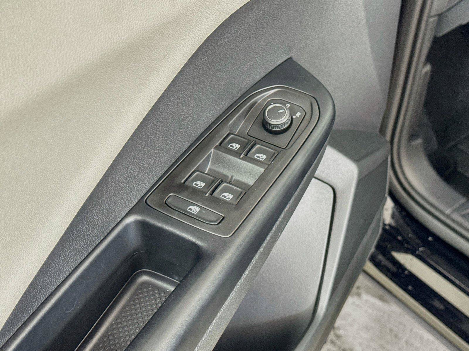 New 2027 Volkswagen Taos S FWD image 17