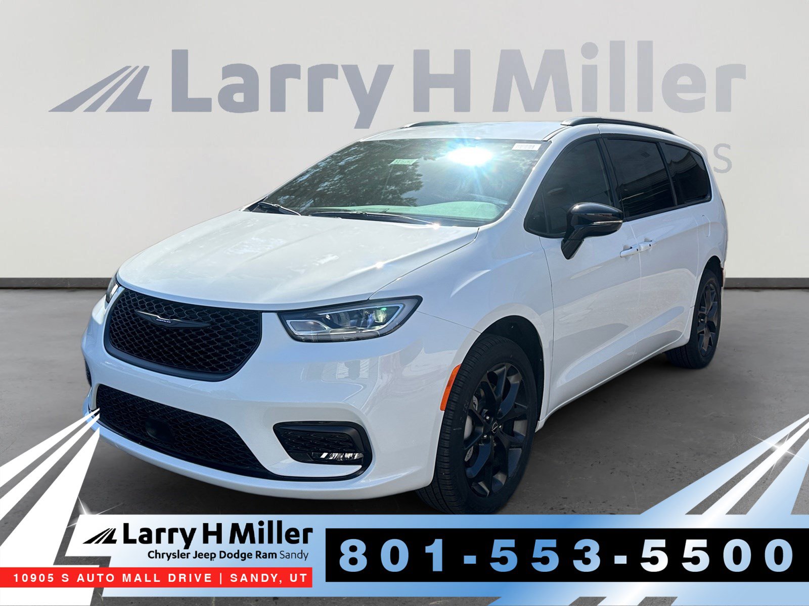 New 2026 Chrysler Pacifica Select w/ S Appearance Package