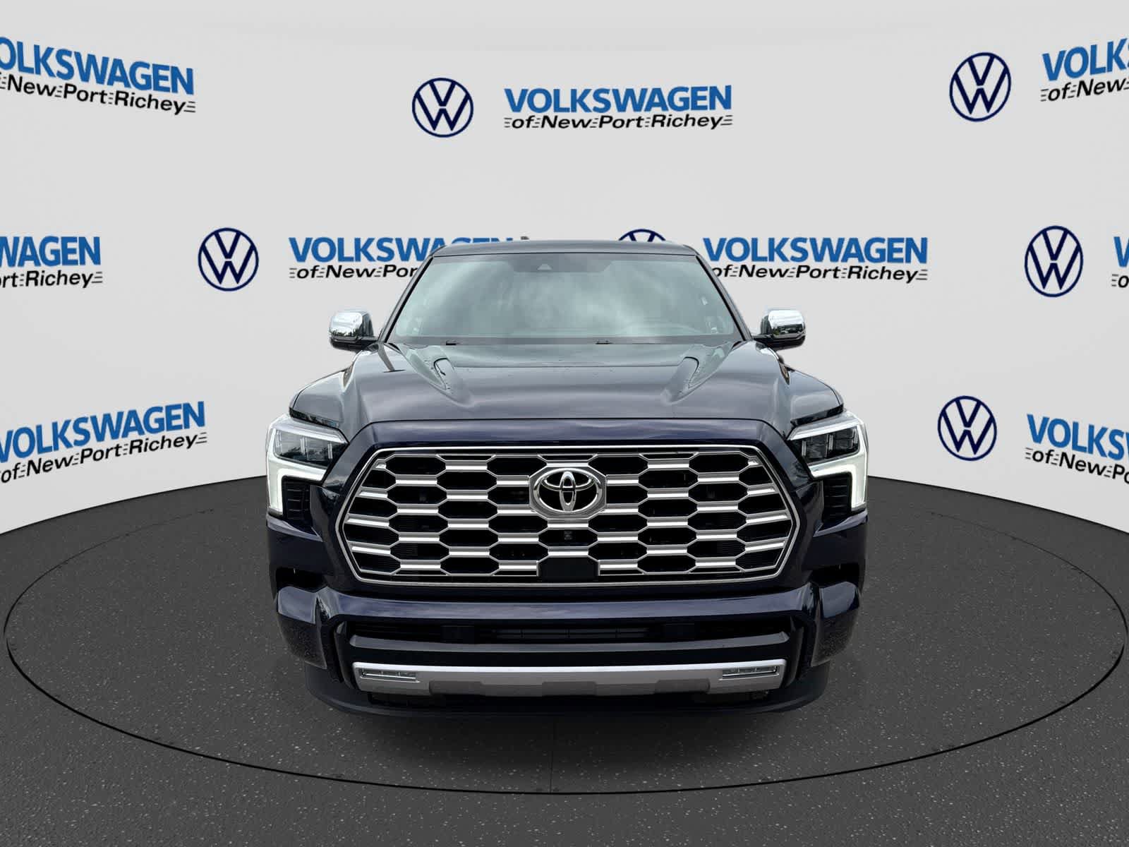 Used 2025 Toyota Sequoia Capstone AWD/4WD image 17