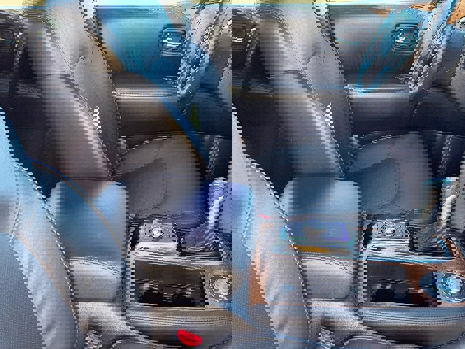 Used 2021 Nissan Armada SL w/ Captain's Chairs Package image 12