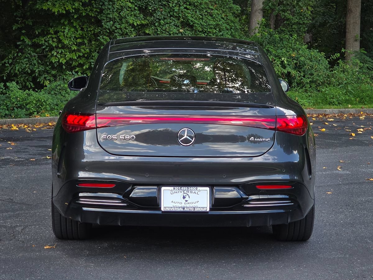 Used 2022 Mercedes-Benz EQS 580 4MATIC Sedan w/ Exclusive Trim Package image 5
